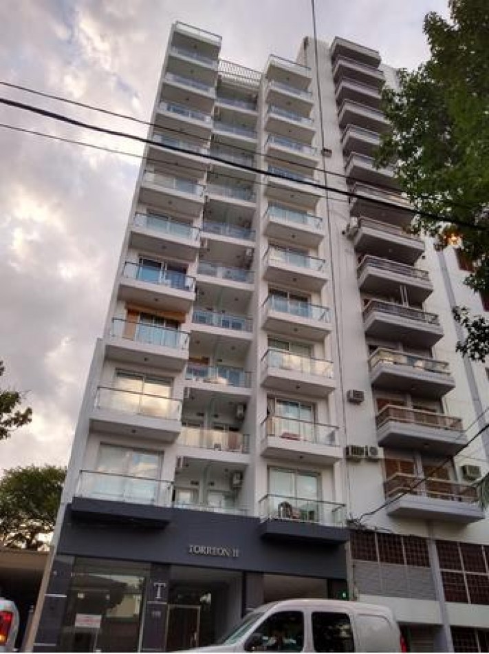 EN VENTA- EXCELENTE DEPARTAMENTO ZONA PARQUE URQUIZA