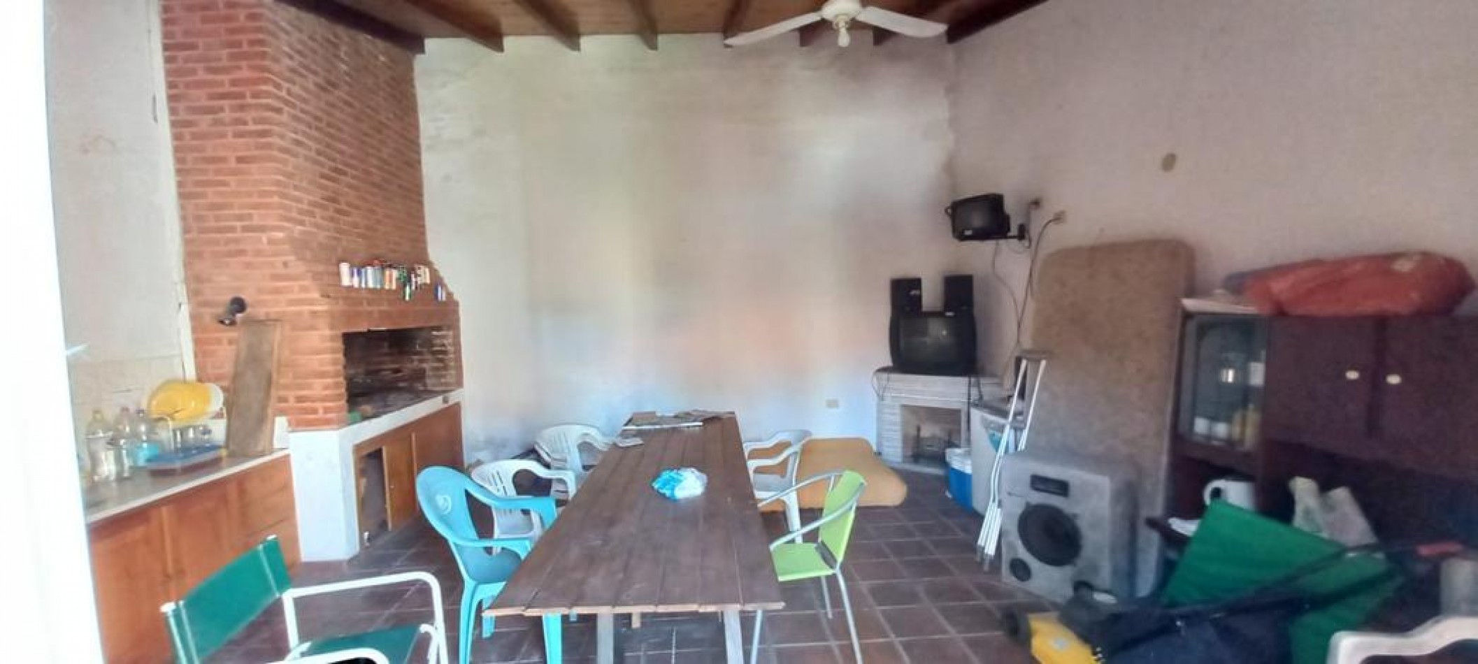 EN VENTA- CASA DE 2 DORMITORIOS SOBRE CALLE LEBEHNSHON