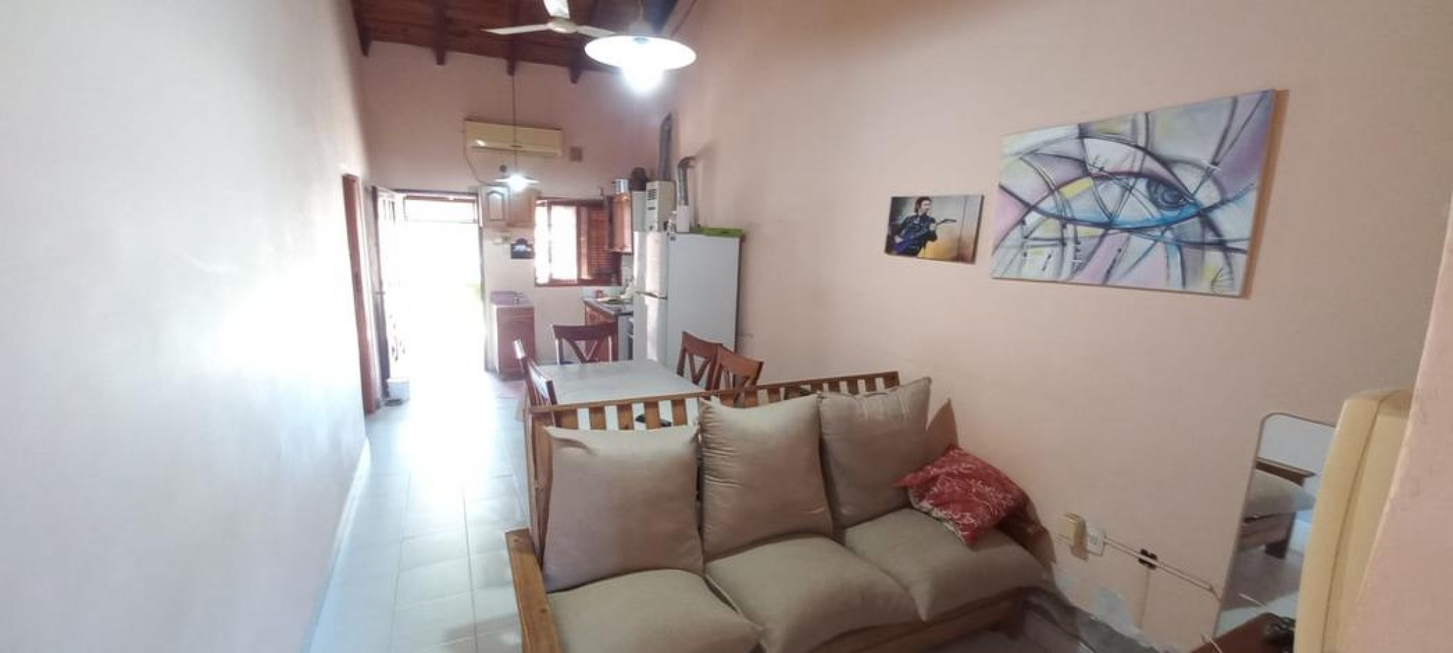 EN VENTA- CASA DE 2 DORMITORIOS SOBRE CALLE LEBEHNSHON