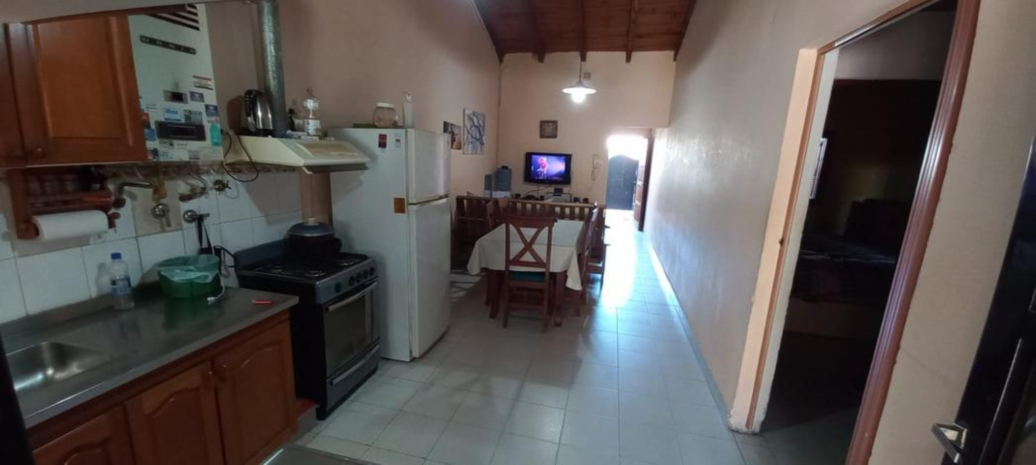 EN VENTA- CASA DE 2 DORMITORIOS SOBRE CALLE LEBEHNSHON