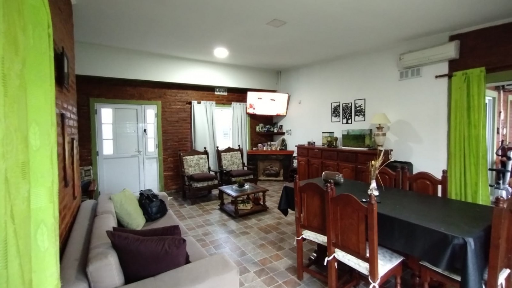 EN VENTA- ESPECTACULAR CASA DE 4 DORMITORIOS EN ORO VERDE