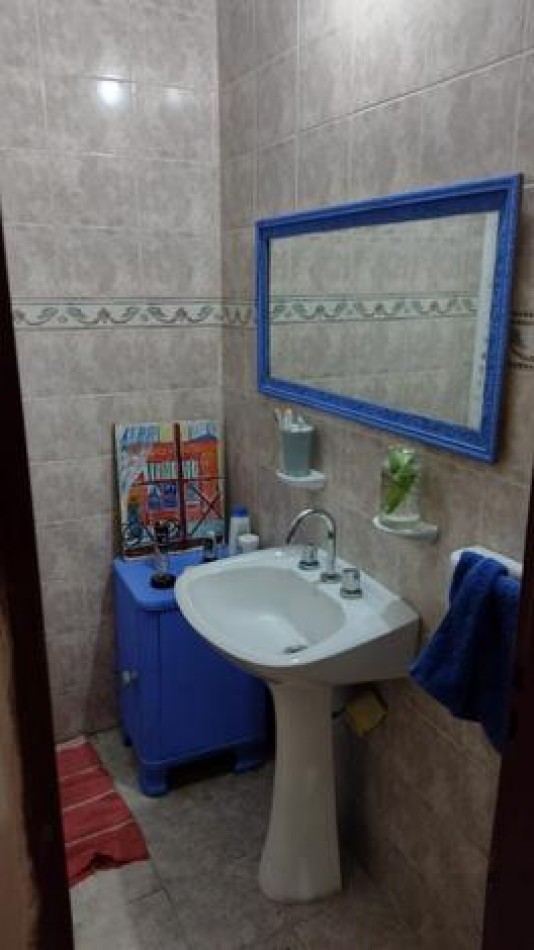 EN VENTA- CASA 2 HABITACIONES CON PATIO ZONA PCIAS UNIDAS Y GARRIGO
