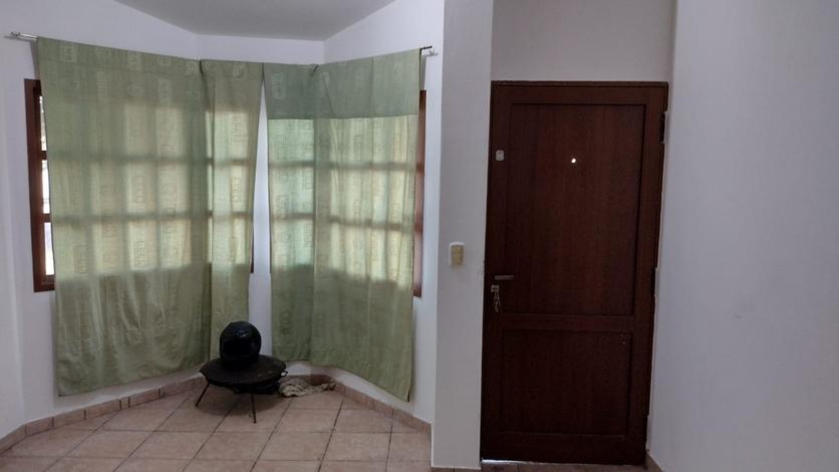 EN VENTA- CASA 2 HABITACIONES CON PATIO ZONA PCIAS UNIDAS Y GARRIGO