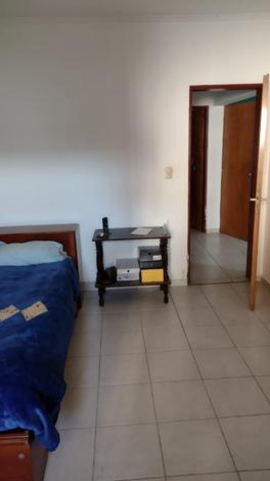 EN VENTA- CASA 2 HABITACIONES CON PATIO ZONA PCIAS UNIDAS Y GARRIGO