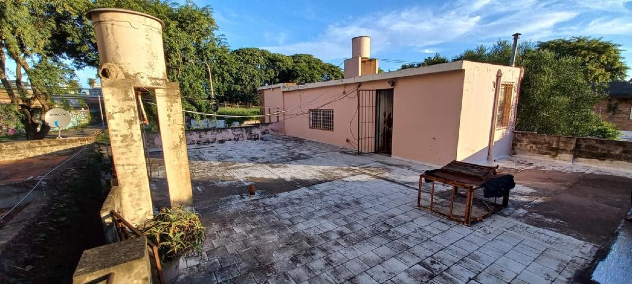 EN VENTA- CASA 3 HABITACIONES SOBRE AV EJERCITO A METROS DE MONTE CASEROS