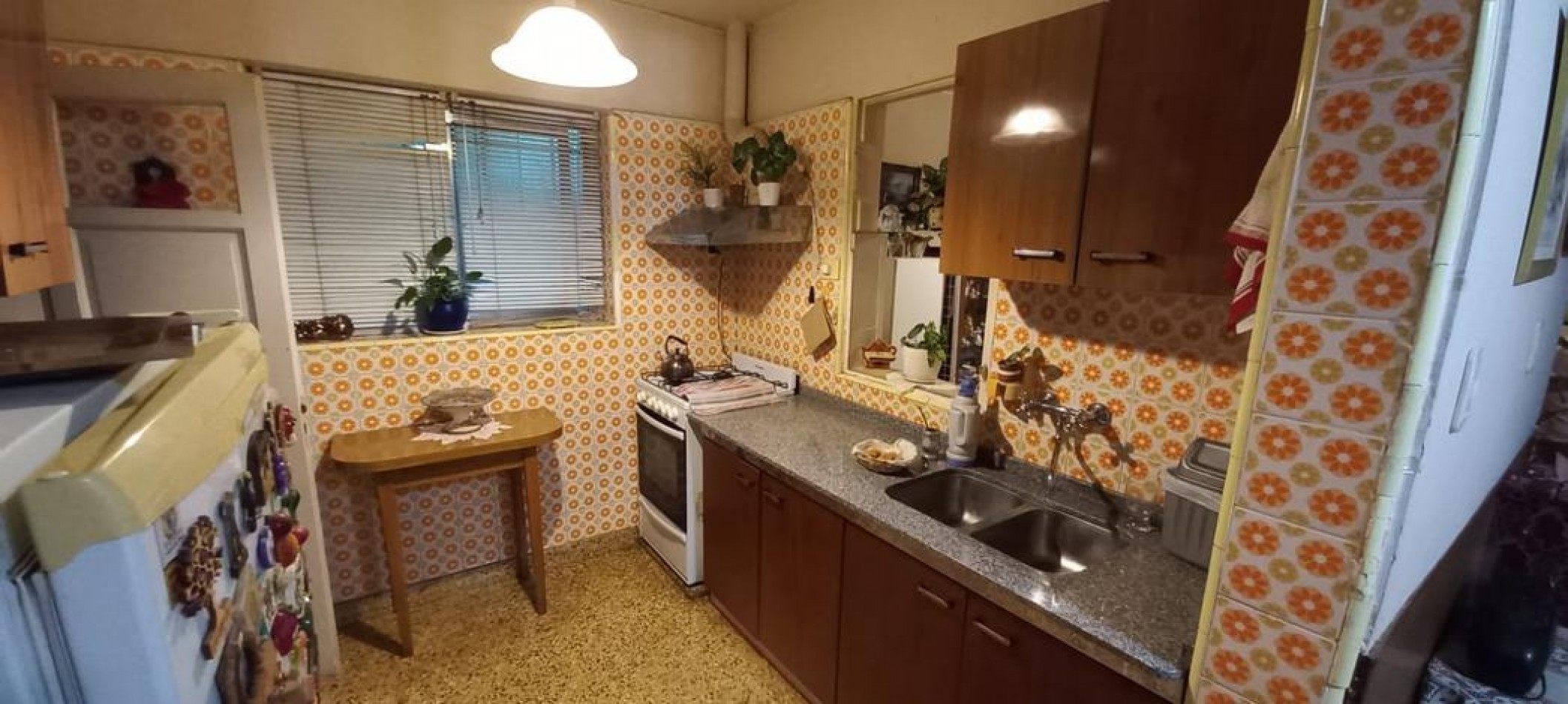 EN VENTA- CASA 3 HABITACIONES SOBRE AV EJERCITO A METROS DE MONTE CASEROS