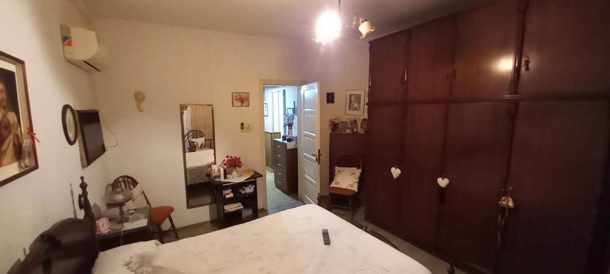 EN VENTA- CASA 3 HABITACIONES SOBRE AV EJERCITO A METROS DE MONTE CASEROS