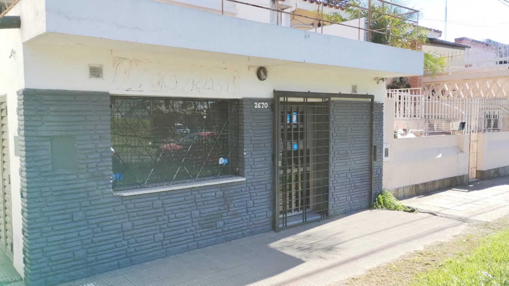 ALQUILAMOS LOCAL COMERCIALSOBRE AV DE LAS AMERICAS A METROS DE BANCO BERSA