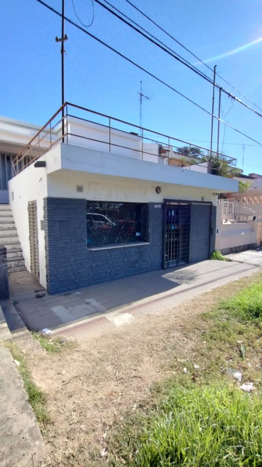 ALQUILAMOS LOCAL COMERCIALSOBRE AV DE LAS AMERICAS A METROS DE BANCO BERSA