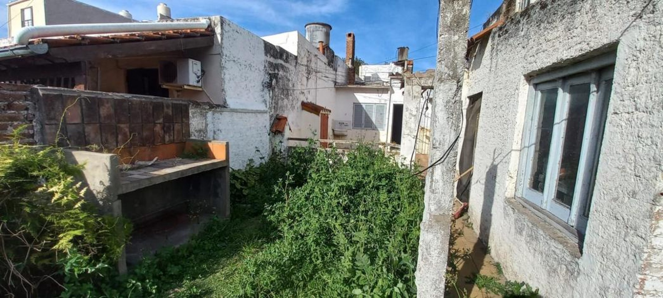 EN VENTA-  CASA DE 2 HABITACIONES ZONA PARQUE BERDUC