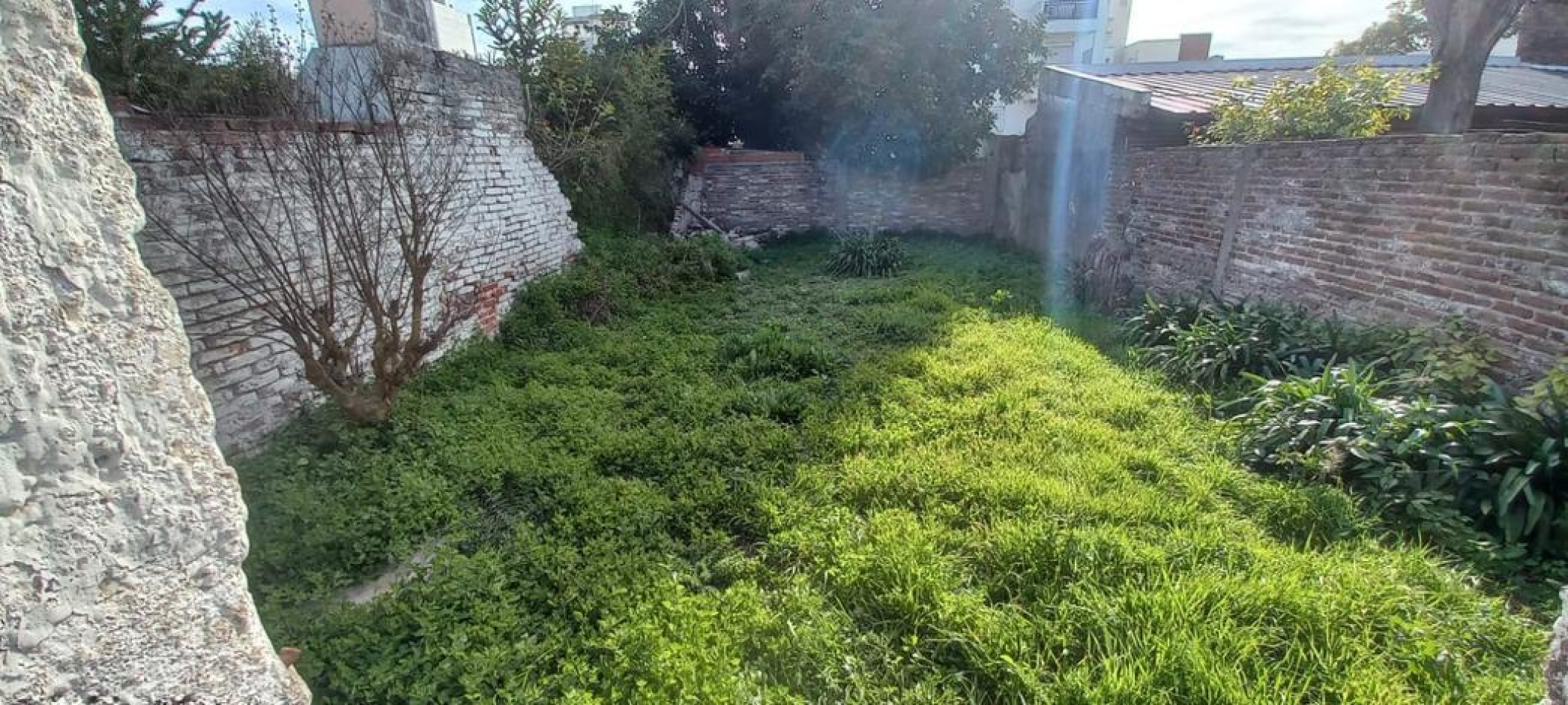 EN VENTA-  CASA DE 2 HABITACIONES ZONA PARQUE BERDUC