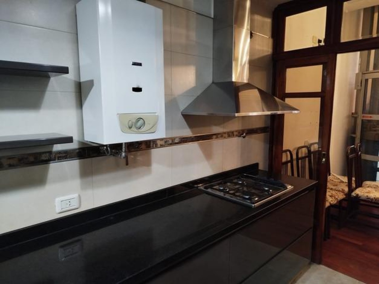 EN VENTA- CASA APTA CREDITO SOBRE CALLE URQUIZA