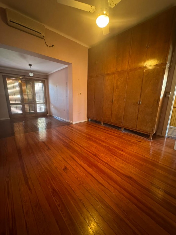 EN VENTA- HERMOSA CASA SOBRE CALLE PERU 