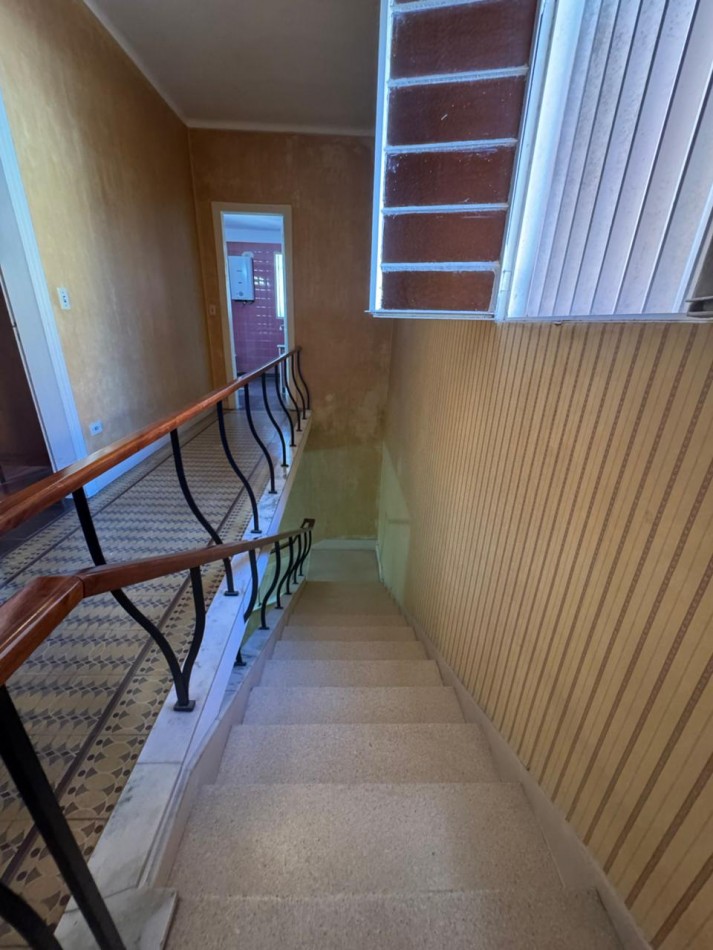 EN VENTA- HERMOSA CASA SOBRE CALLE PERU 