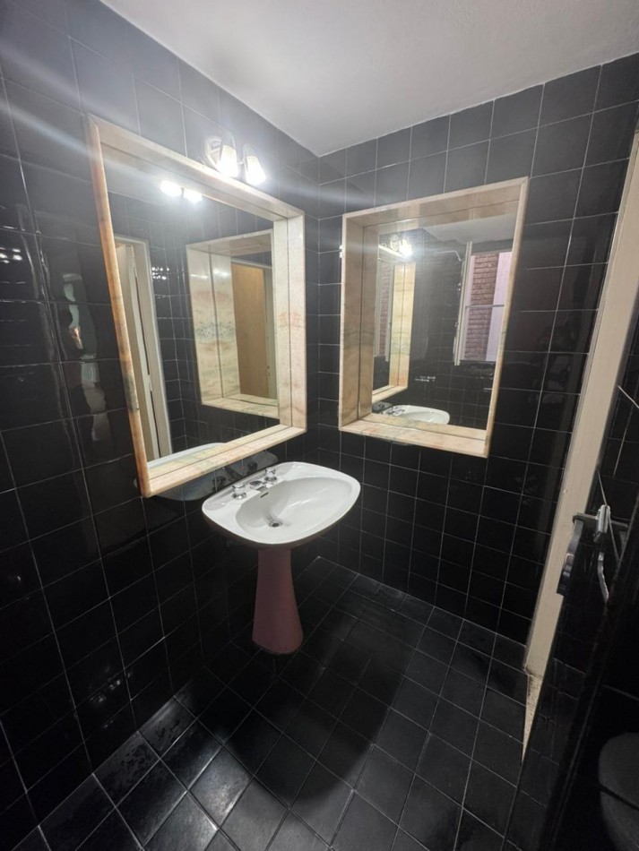 EN VENTA- HERMOSA CASA SOBRE CALLE PERU 