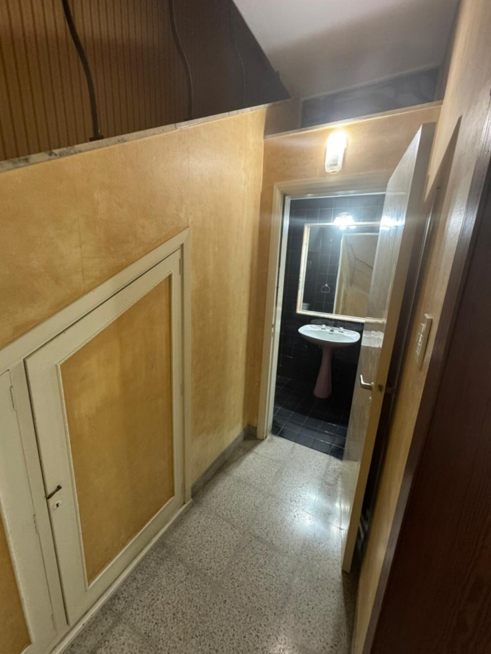 EN VENTA- HERMOSA CASA SOBRE CALLE PERU 