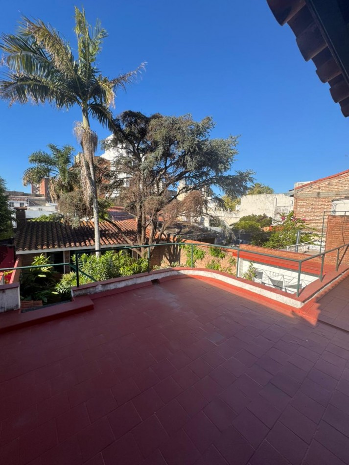 EN VENTA- HERMOSA CASA SOBRE CALLE PERU 