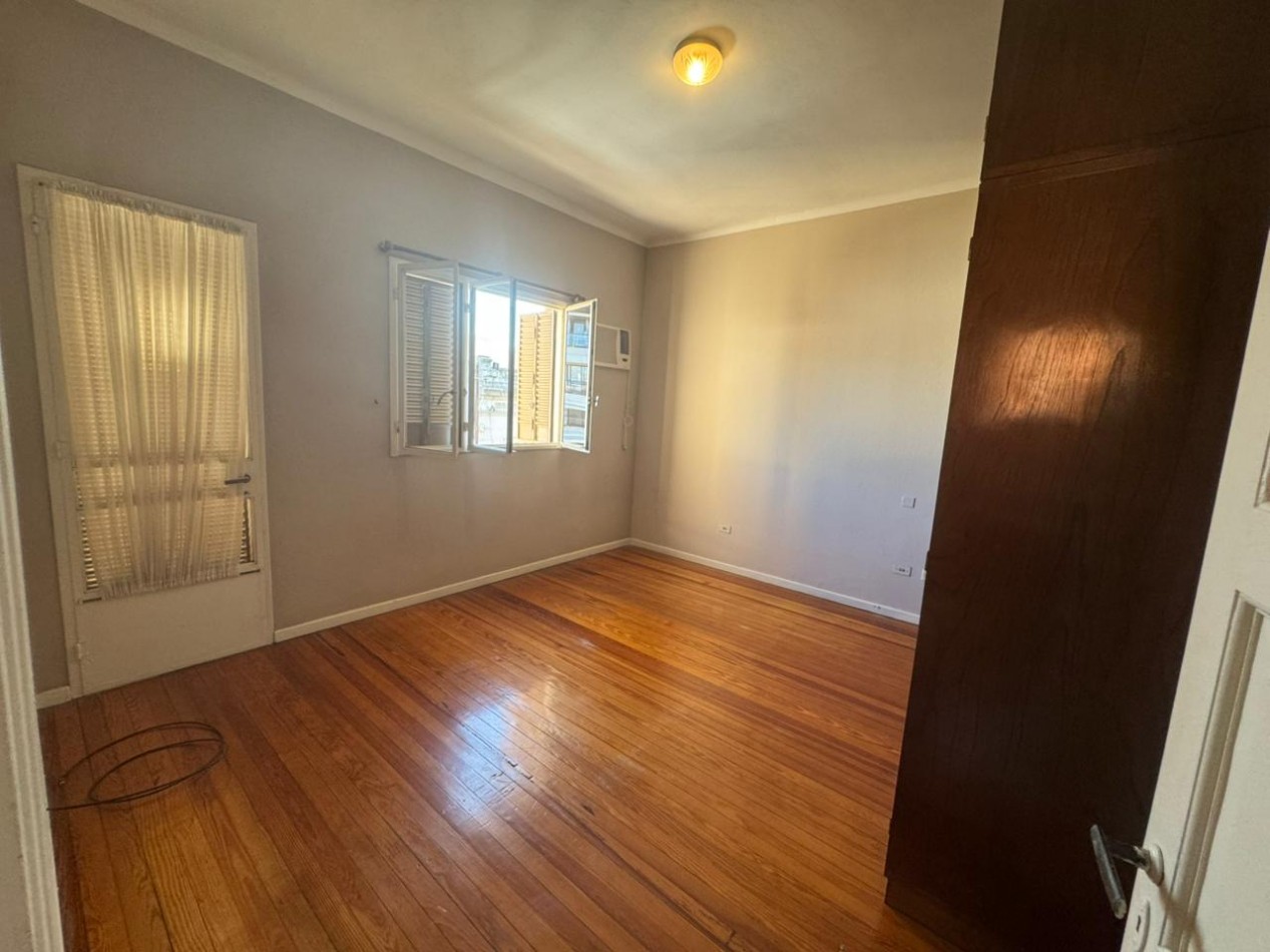 EN VENTA- HERMOSA CASA SOBRE CALLE PERU 