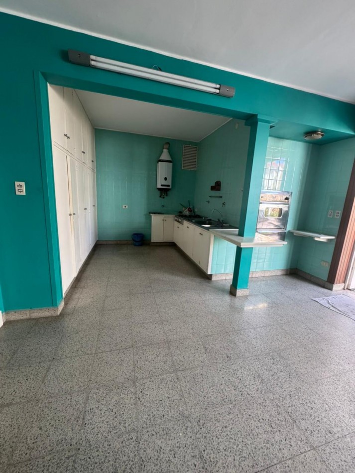 EN VENTA- HERMOSA CASA SOBRE CALLE PERU 