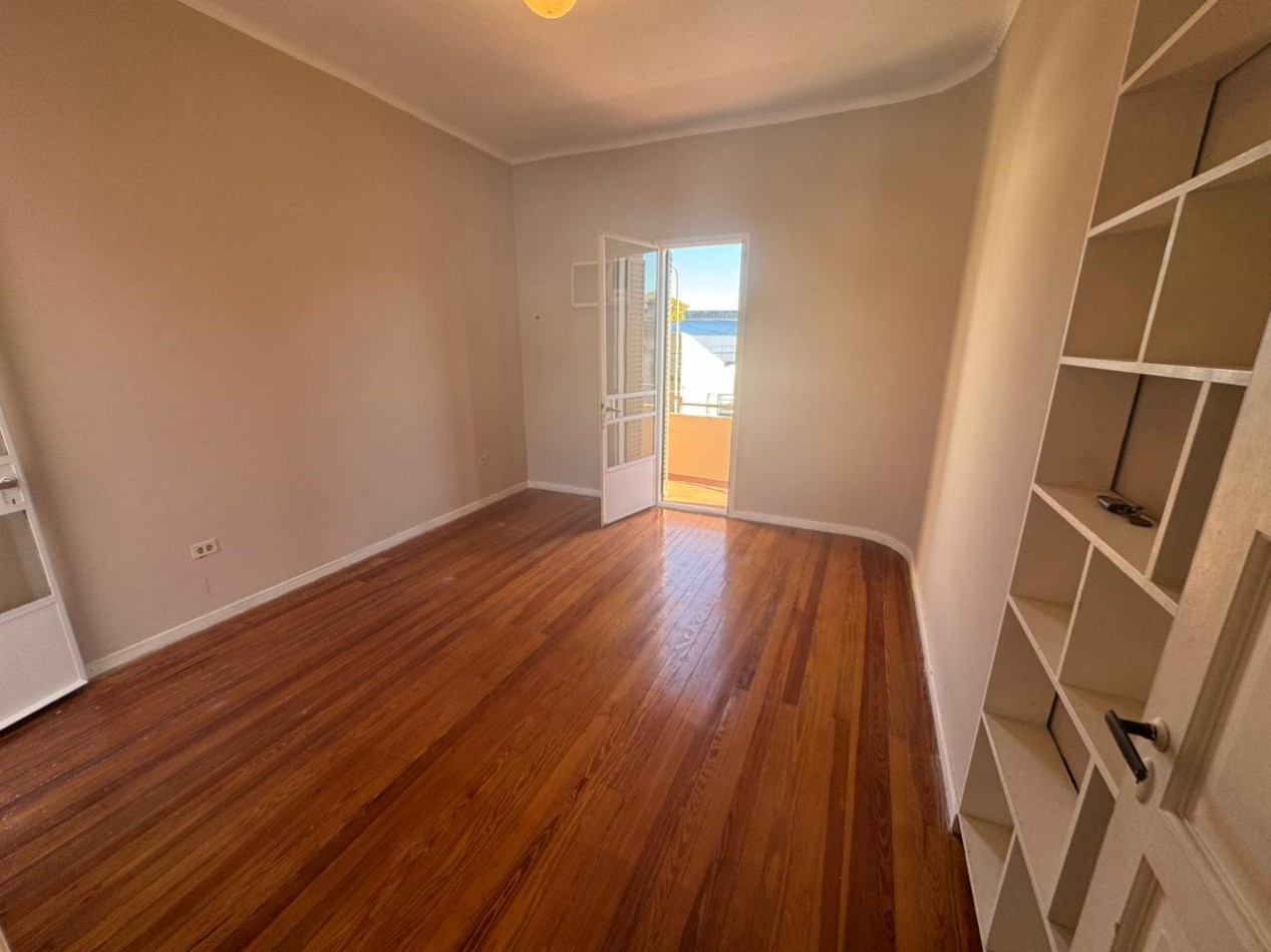 EN VENTA- HERMOSA CASA SOBRE CALLE PERU 