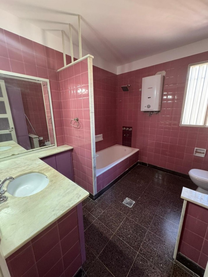 EN VENTA- HERMOSA CASA SOBRE CALLE PERU 