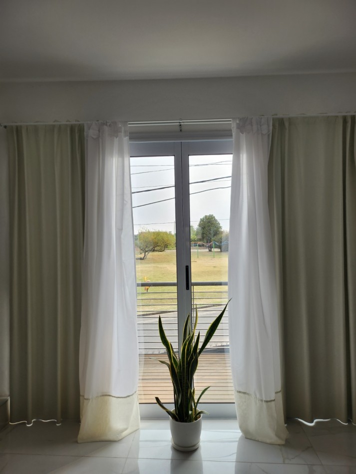 EN VENTA- TRIPLEX CON VISTA AL RIO