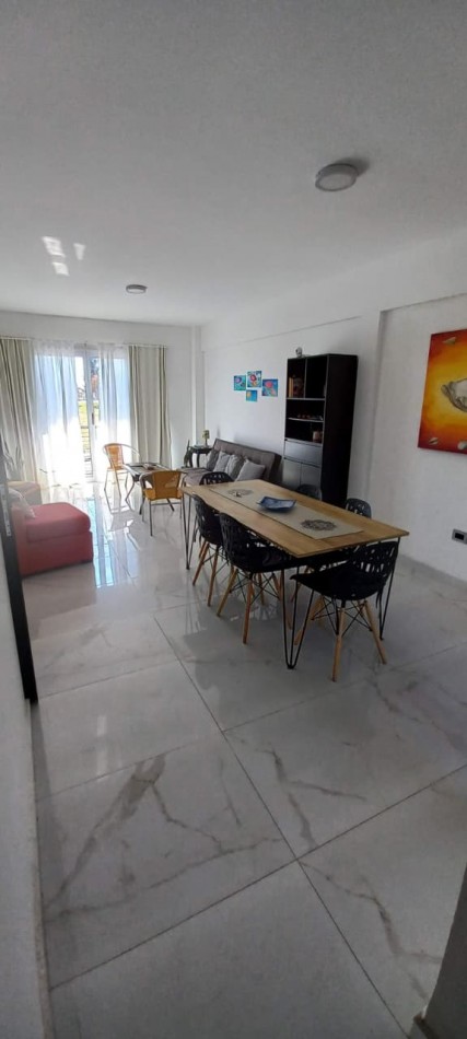 EN VENTA- TRIPLEX CON VISTA AL RIO