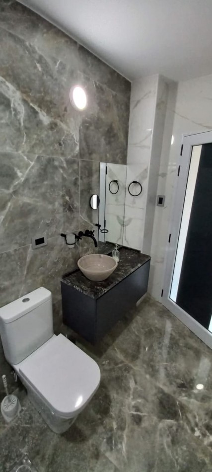 EN VENTA- TRIPLEX CON VISTA AL RIO