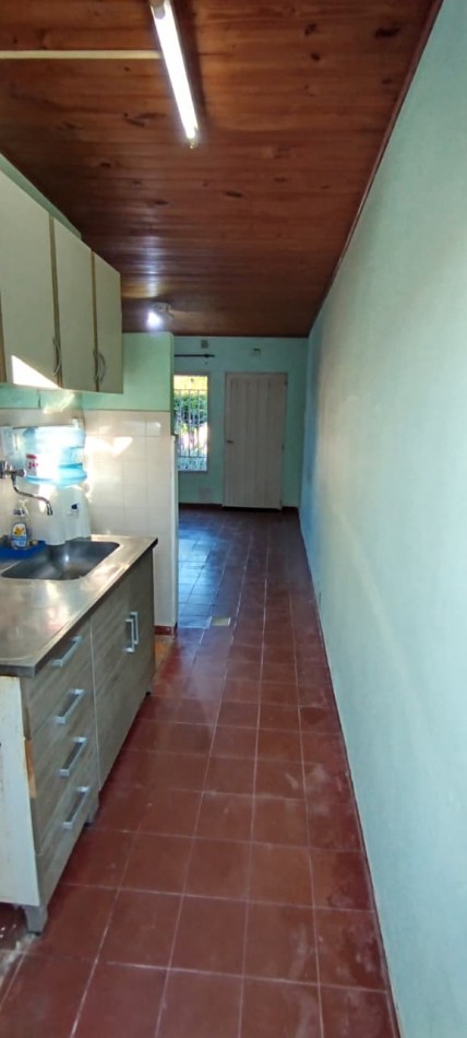 EN VENTA- CASA 2 HABITACIONES ZONA SANTA LUCIA 