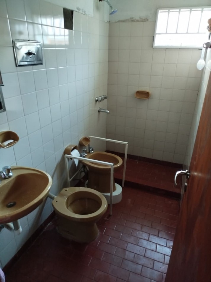 EN VENTA- CASA 2 HABITACIONES ZONA SANTA LUCIA 