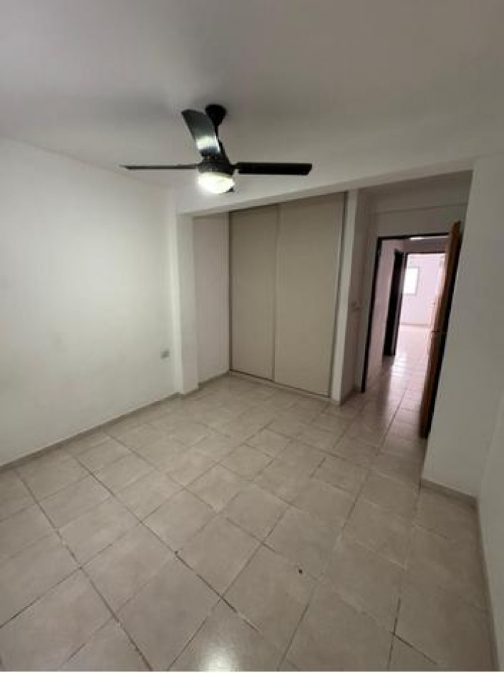 EN VENTA- DTO DE 2 HABITACIONES CON QUINCHO SOBRE CALLE BAVIO A METROS DE SHOPPING LA PAZ