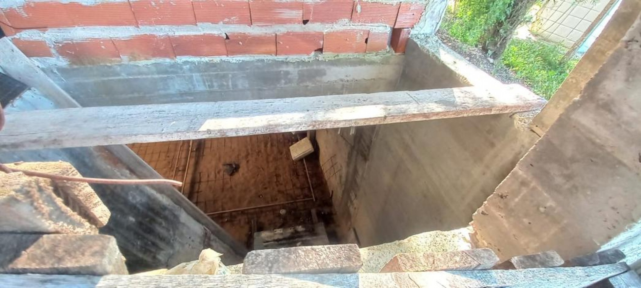 EN VENTA- IMPORTANTE CASA A TERMINAR EN PUERTO BARRANCAS