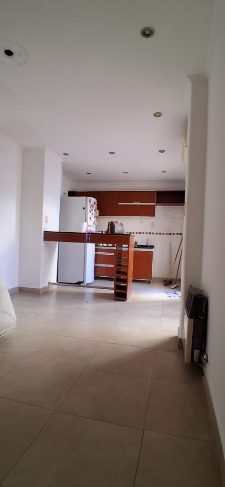 EN VENTA- CASA CENTRICA SOBRE CALLE CARBO