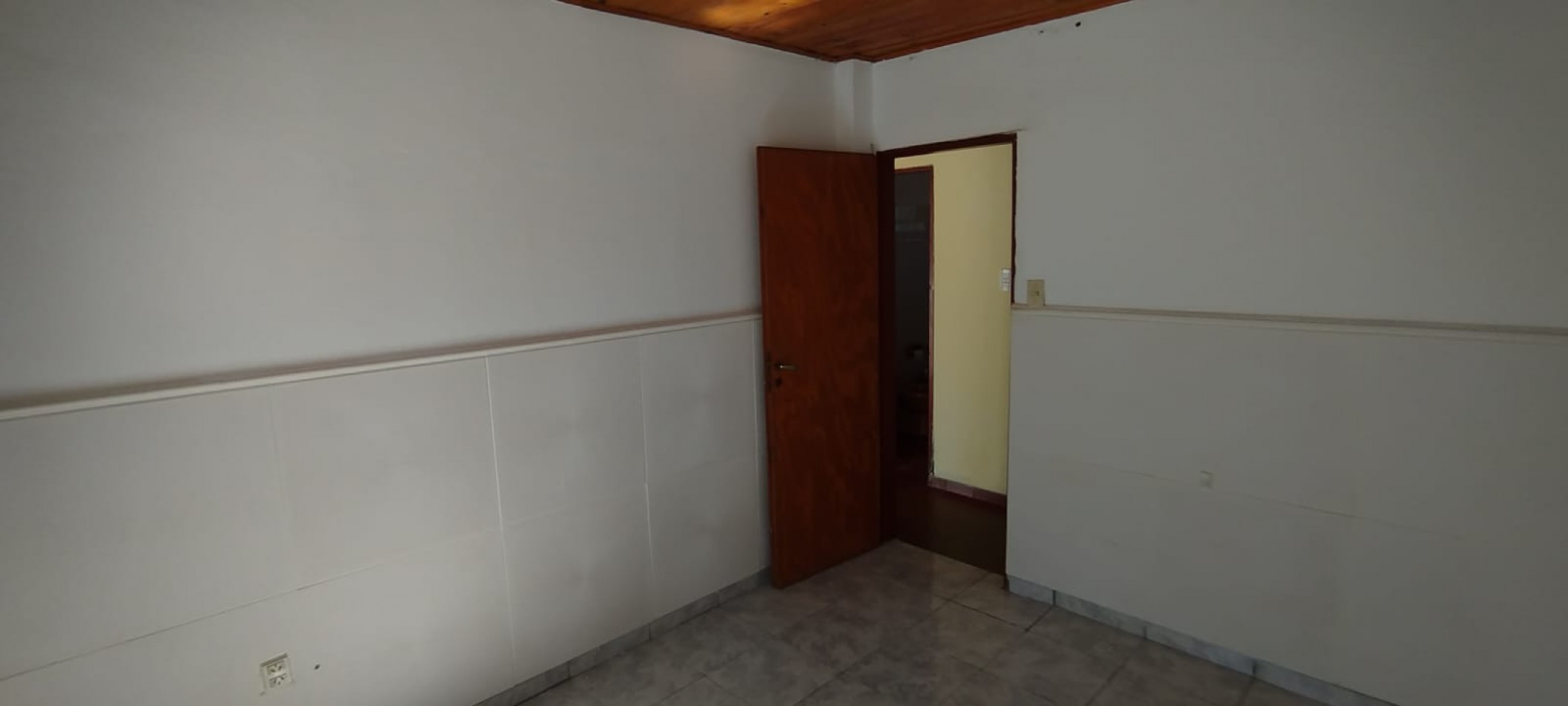 EN VENTA- CASA 2 HABITACIONES ZONA SANTA LUCIA 