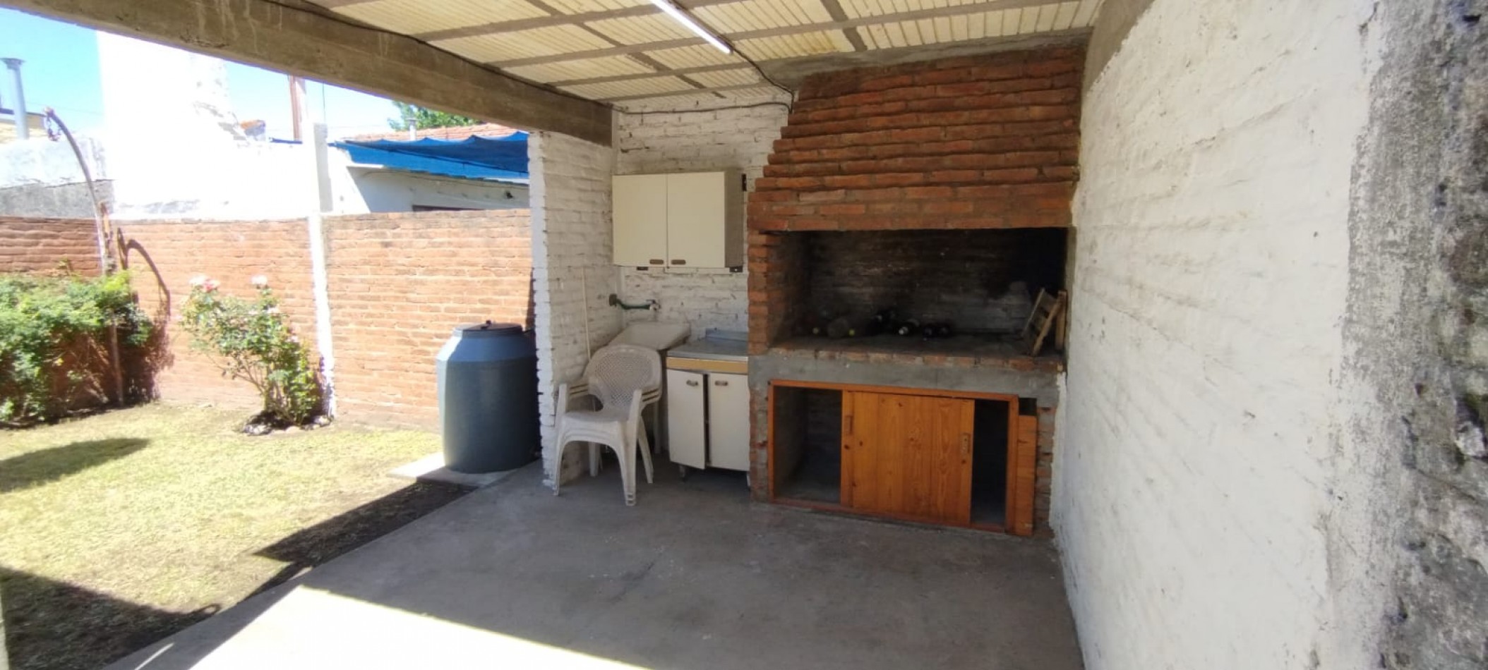 EN VENTA- CASA 2 HABITACIONES ZONA SANTA LUCIA 