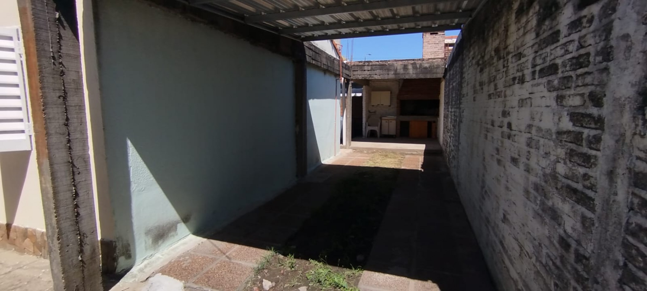 EN VENTA- CASA 2 HABITACIONES ZONA SANTA LUCIA 