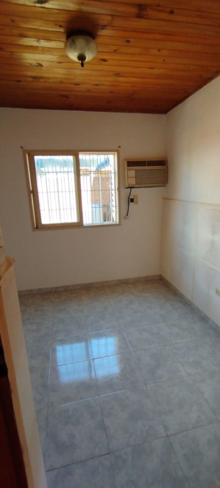 EN VENTA- CASA 2 HABITACIONES ZONA SANTA LUCIA 