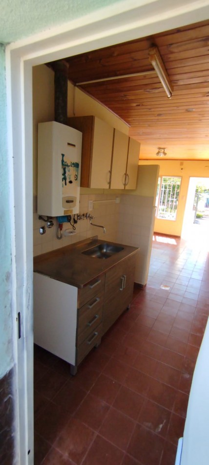 EN VENTA- CASA 2 HABITACIONES ZONA SANTA LUCIA 