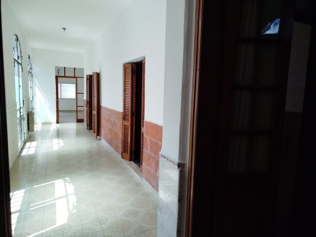 EN ALQUILER- GRAN PROPIEDAD PARA USO COMERCIAL