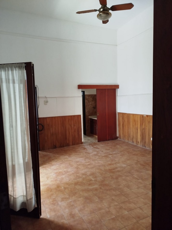 EN ALQUILER- GRAN PROPIEDAD PARA USO COMERCIAL