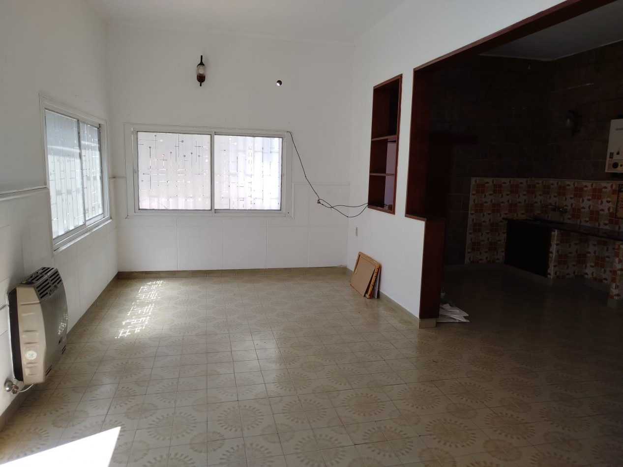 EN ALQUILER- GRAN PROPIEDAD PARA USO COMERCIAL