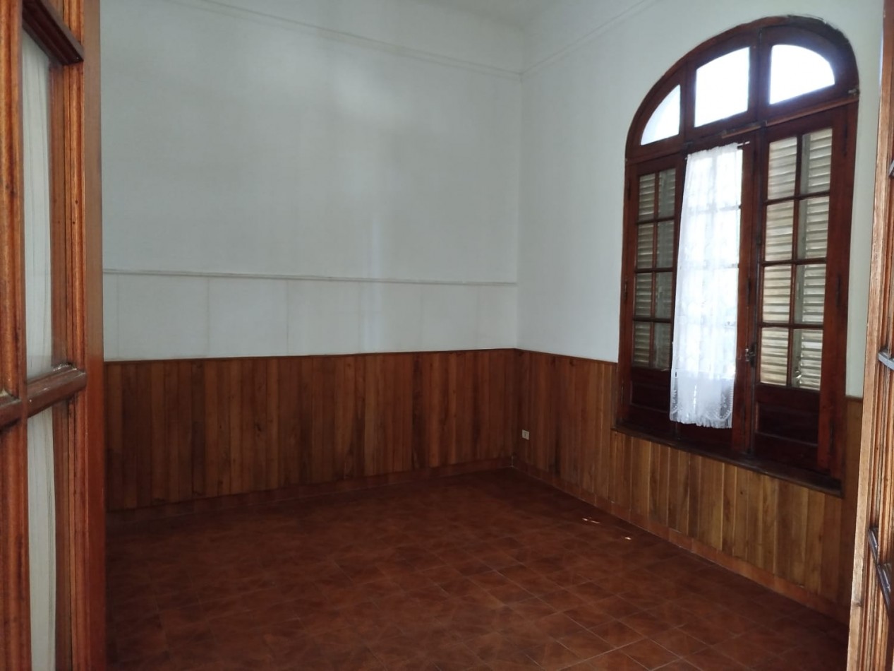 EN ALQUILER- GRAN PROPIEDAD PARA USO COMERCIAL