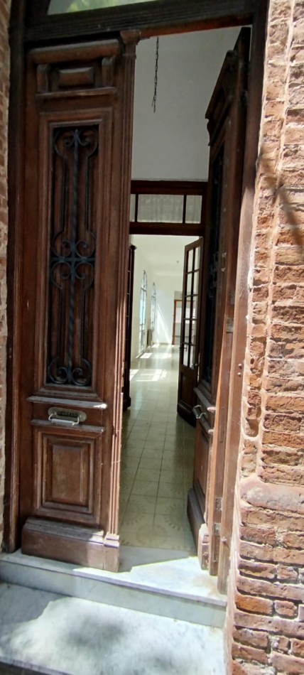 EN ALQUILER- GRAN PROPIEDAD PARA USO COMERCIAL