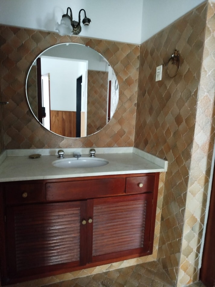 EN ALQUILER- GRAN PROPIEDAD PARA USO COMERCIAL