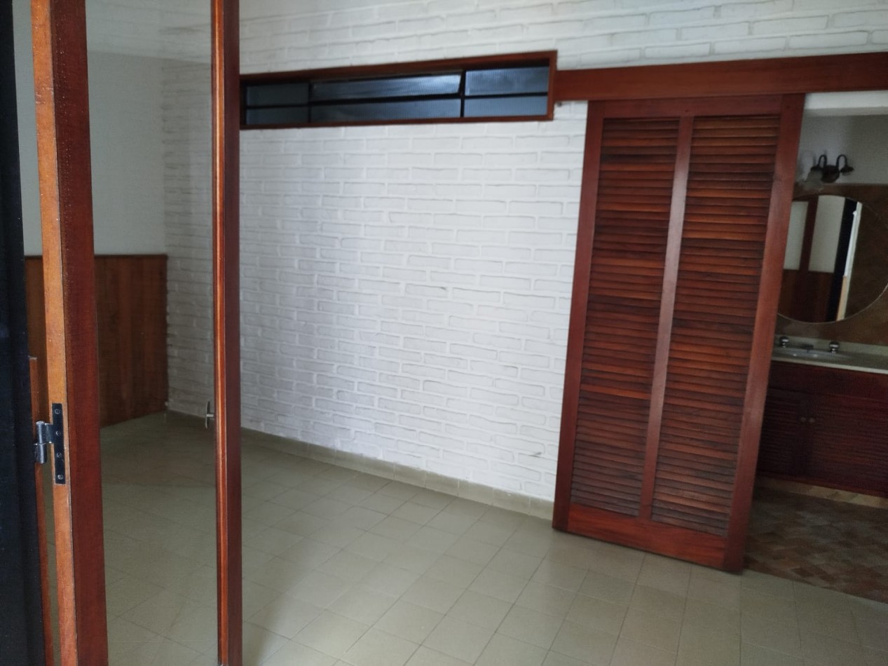 EN ALQUILER- GRAN PROPIEDAD PARA USO COMERCIAL