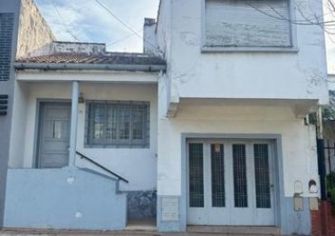 EN VENTA-  CASA DE 2 HABITACIONES ZONA PARQUE BERDUC