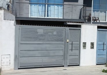 EN VENTA- TRIPLEX CON VISTA AL RIO