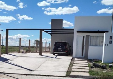 EN VENTA- DEPARTAMENTO DE 1 HABITACION CON PATIO Y COCHERA ZONA FACULTADES ORO VERDE